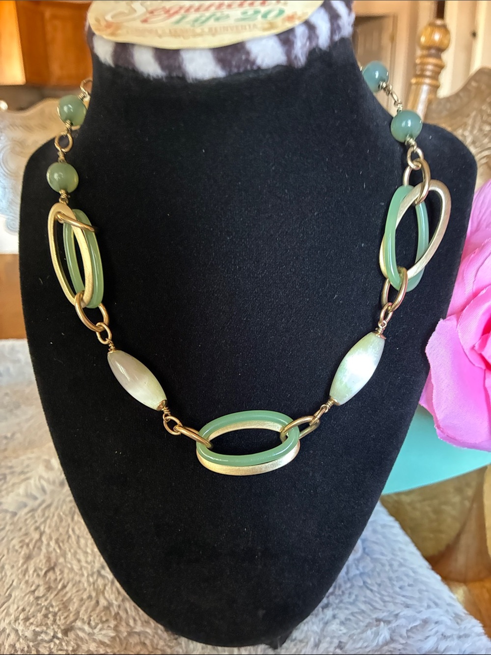 Green Link Statement Necklace - Vintage-Inspired Women Jewelry